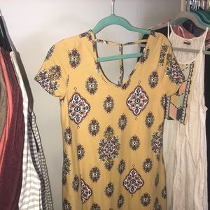 Short sleeve pattern dress